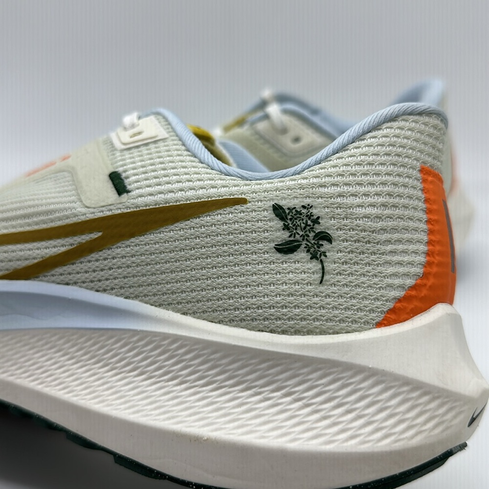 New Men’s Nike Air Zoom Pegasus 40 Sea Glass Bright Mandarin FV3631-081 NWOB - Picture 6 of 6